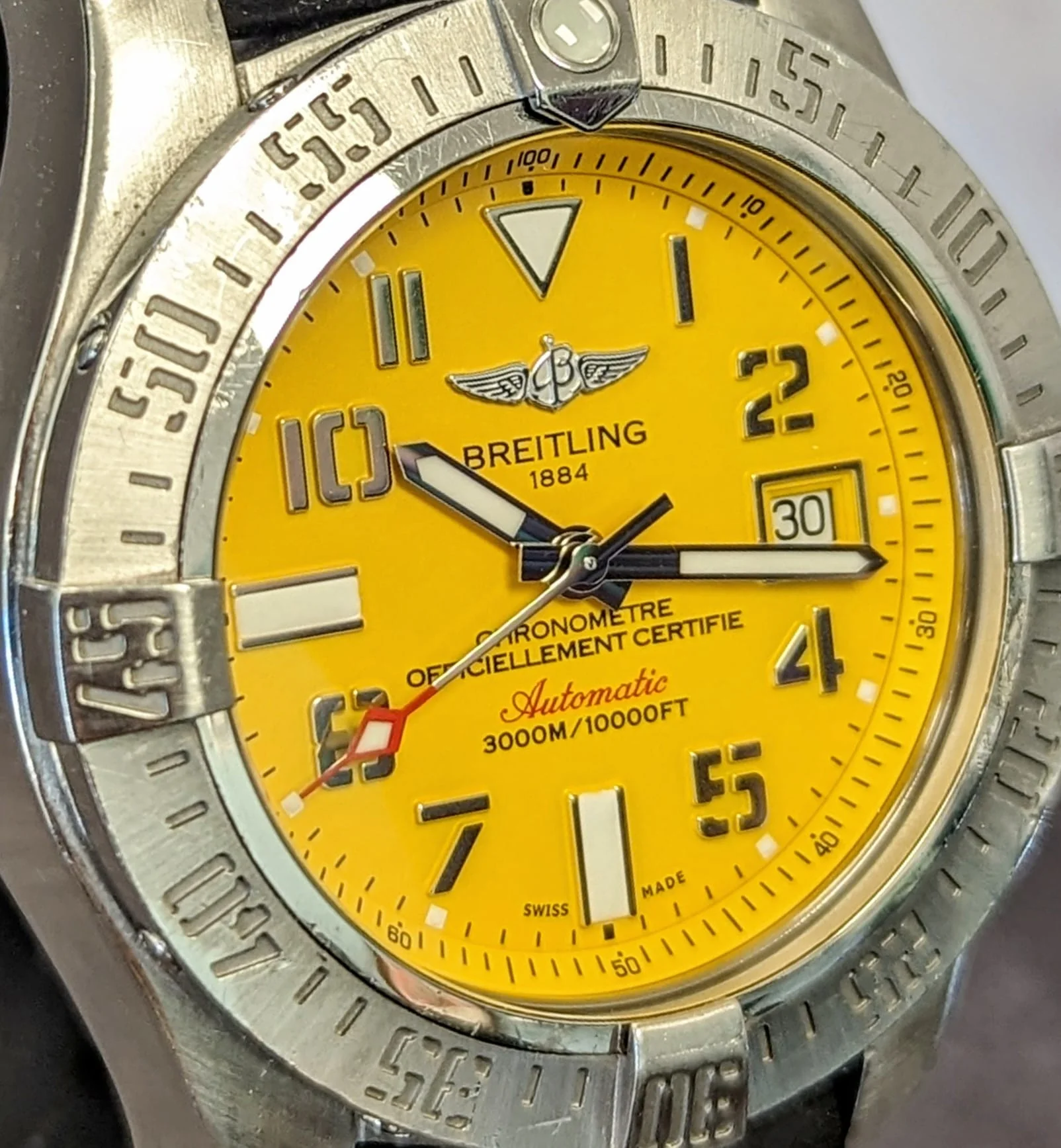 Breitling Avenger II Seawolf Automatic Watch A17331 Yellow Dial Date COSC Wristwatch - Image 5