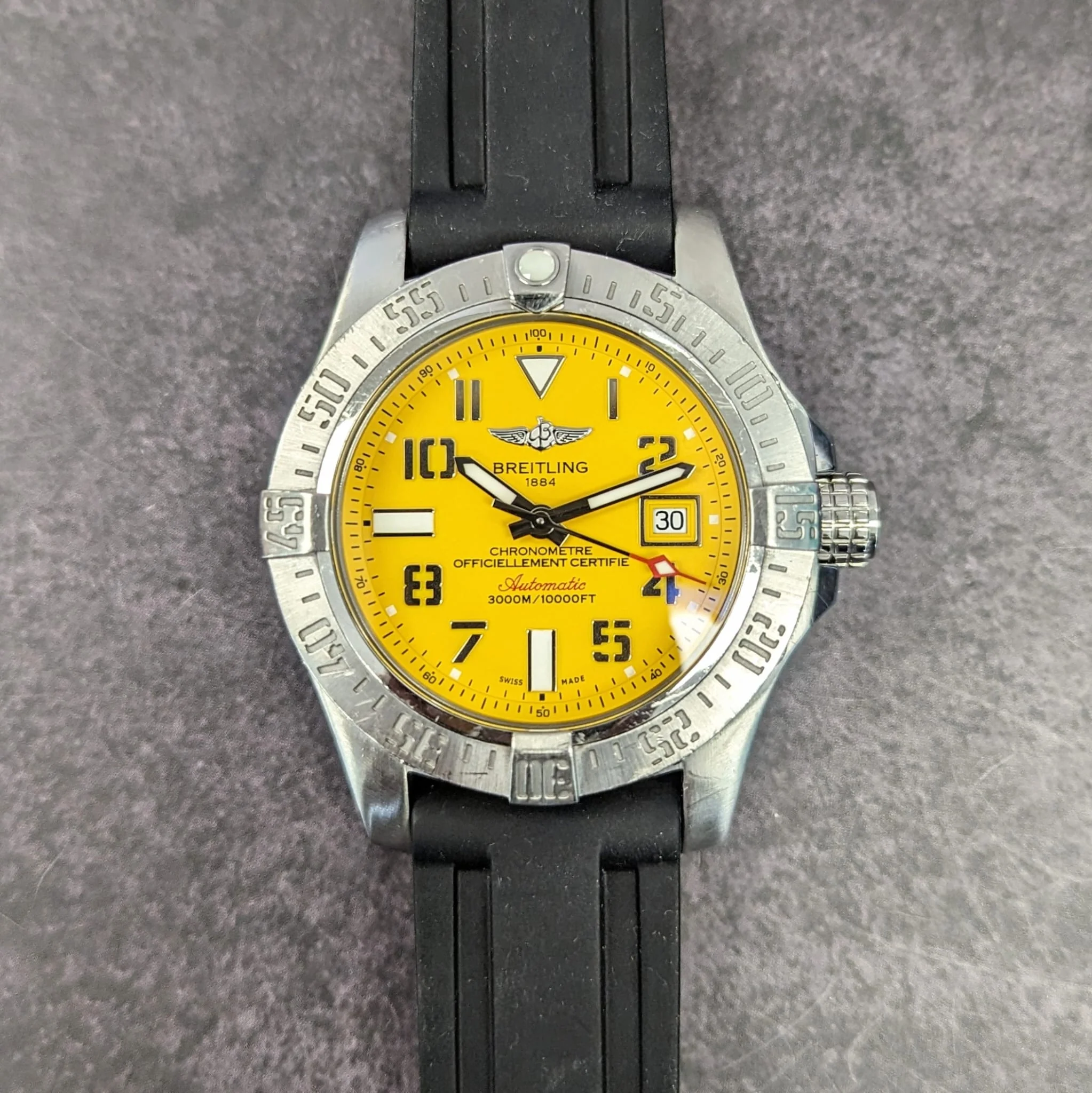 Breitling Avenger II Seawolf Automatic Watch A17331 Yellow Dial Date COSC Wristwatch - Image 8