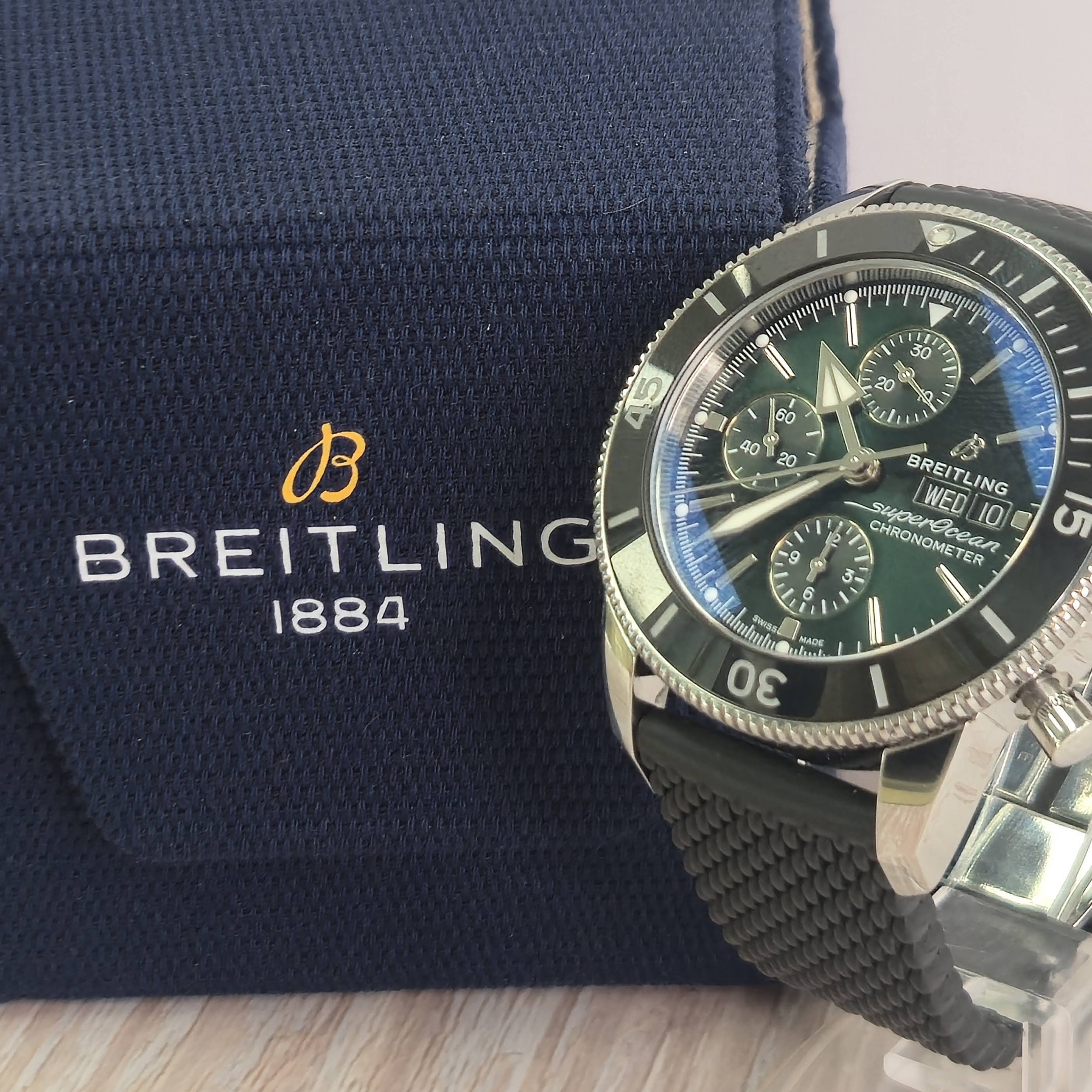Breitling Superocean Heritage Chronograph 44 Watch A13313 Green Dial Day/Date Box & Papers - Image 15