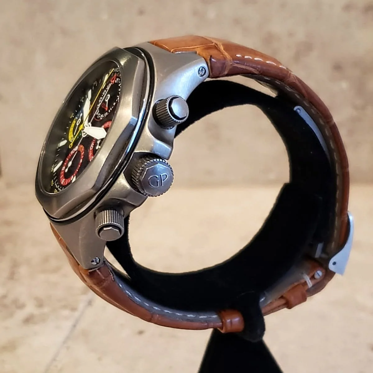 GIRARD-PERREGAUX Ferrari F2004 Wristwatch Laureato EVO 3 Chronograph Watch Ref. 80180 - Image 5