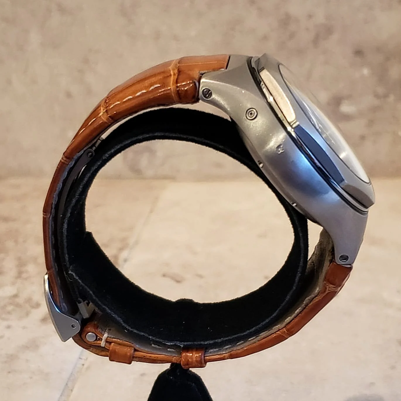 GIRARD-PERREGAUX Ferrari F2004 Wristwatch Laureato EVO 3 Chronograph Watch Ref. 80180 - Image 7