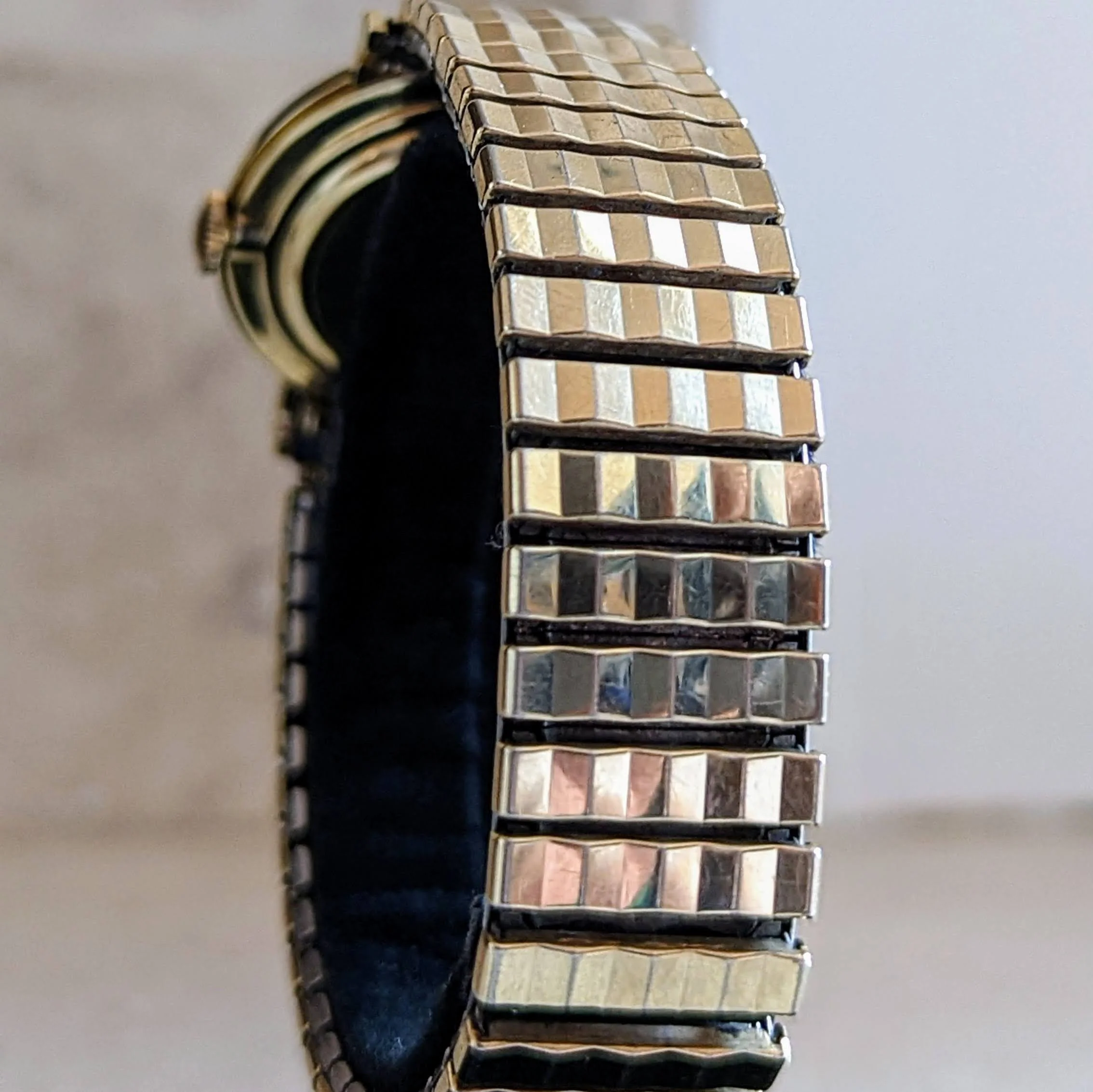 LONGINES Watch Cal 22L 17 Jewels 14K GOLD Vintage Swiss Wristwatch - Image 9