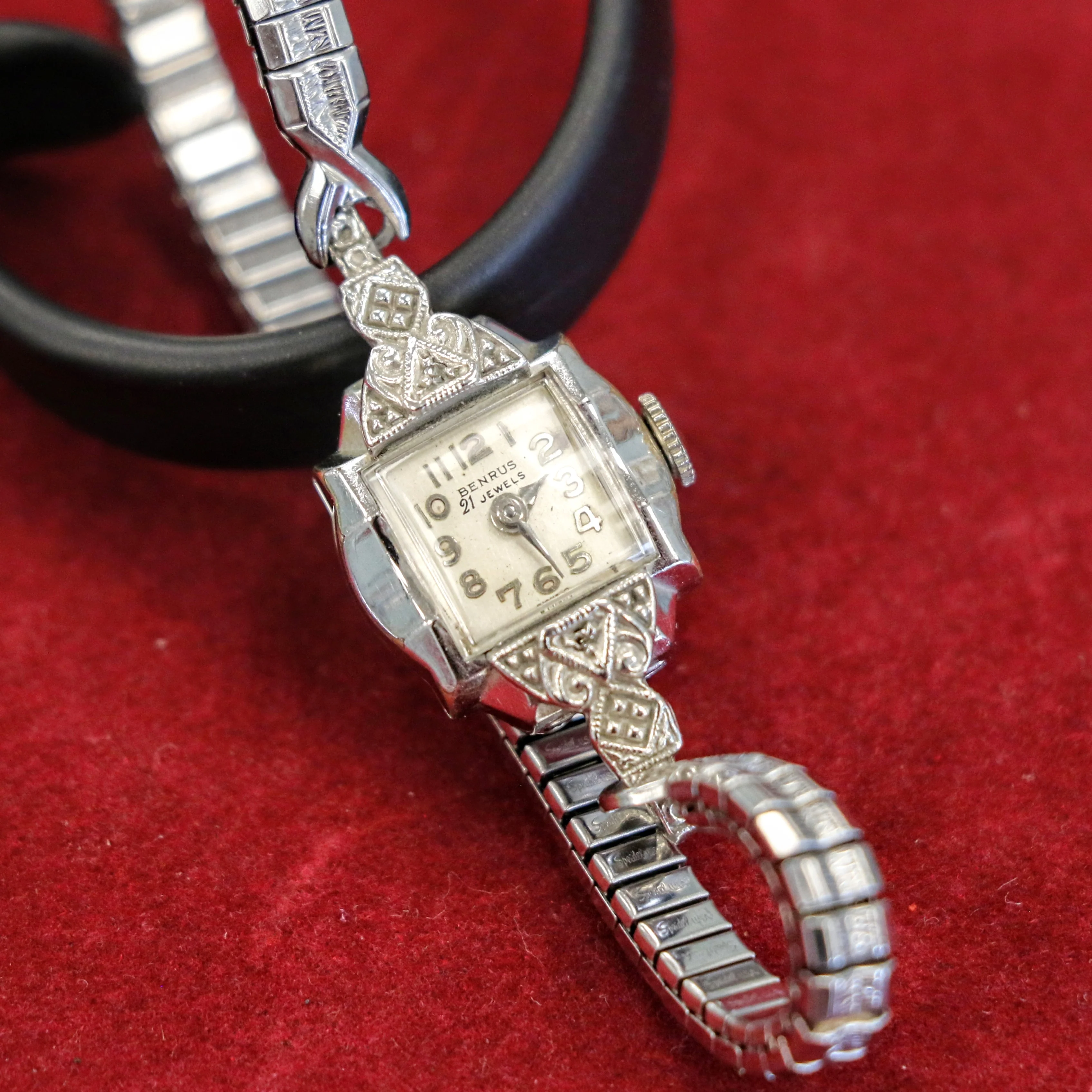 Vintage BENRUS Ladies Watch 21 Jewels Modele BMA40 Swiss Made Wristwatch Fancy Case - Image 7