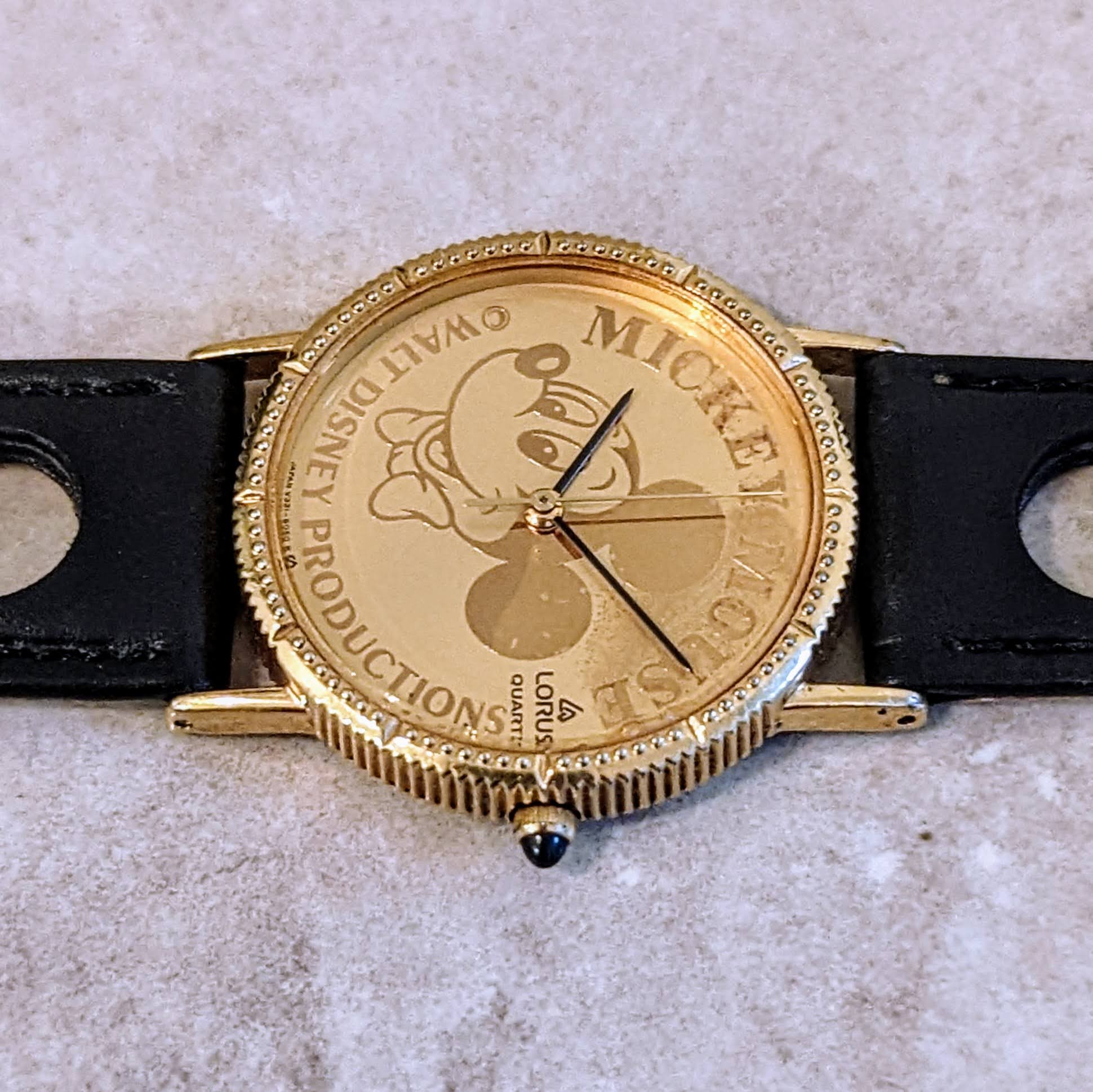 Vintage LORUS Mickey Mouse Bowtie Wristwatch Quartz Movement - Image 6