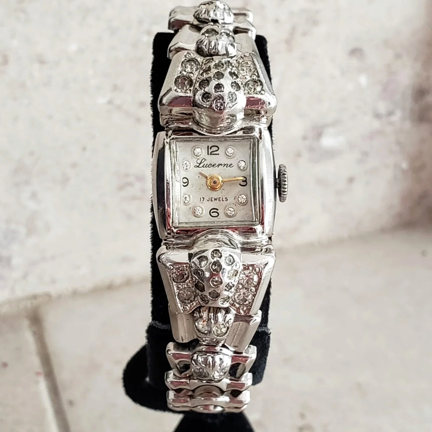 Vintage LUCERNE Ladies Wristwatch Mepa Watch Company Movement 17 Jewel Watch - Image 3