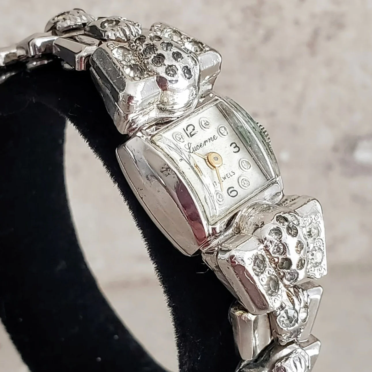 Vintage LUCERNE Ladies Wristwatch Mepa Watch Company Movement 17 Jewel Watch - Image 5