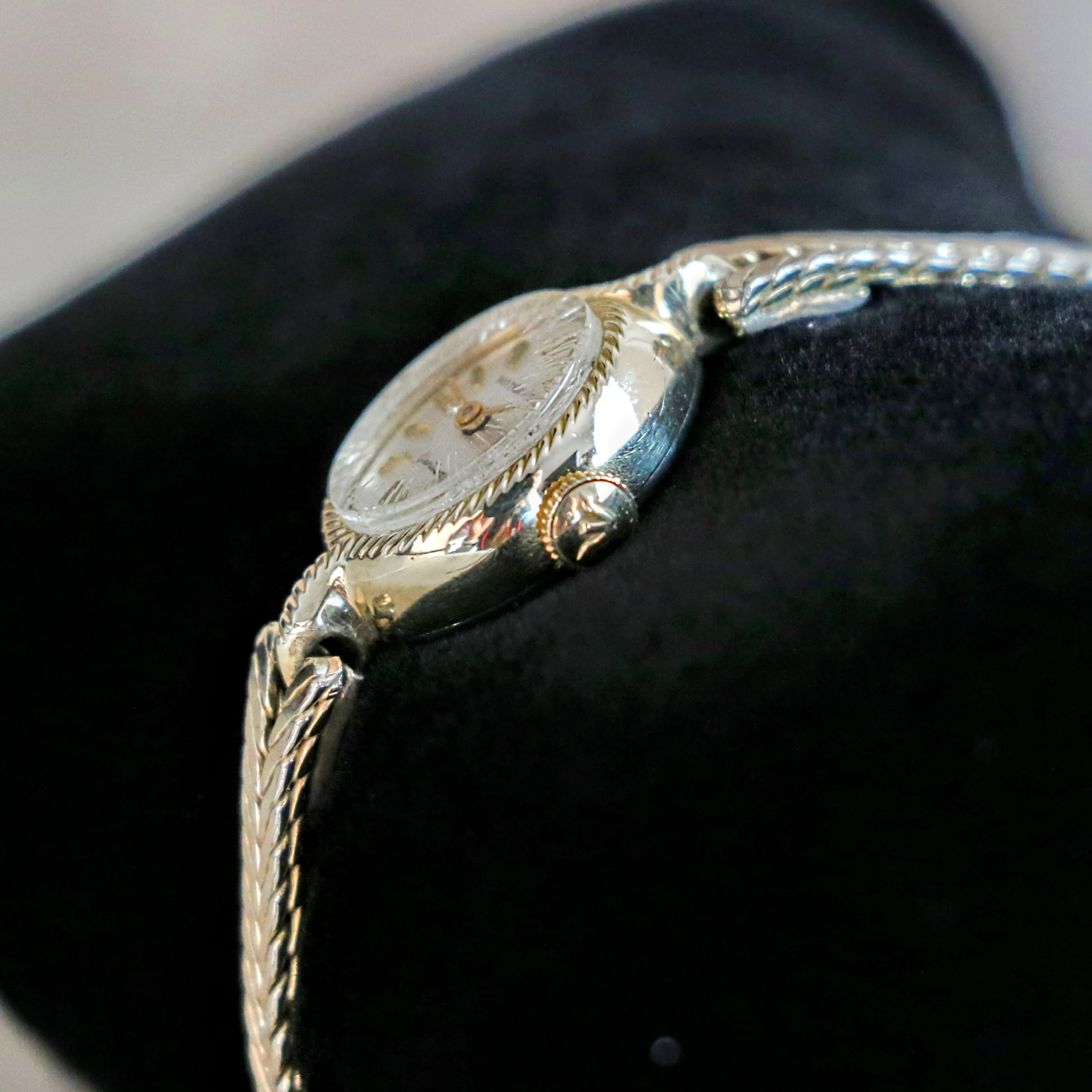 WITTNAUER GENEVE Ladies Watch Cal. 5D-5 17 Jewels Swiss Made Vintage Wristwatch - Image 5